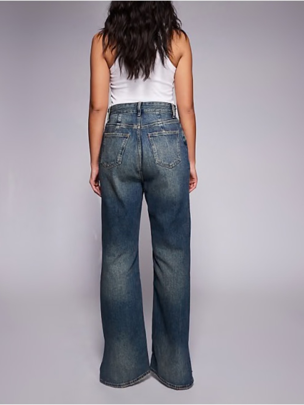 Good American Khloe Jeans - Picture 3 of 10